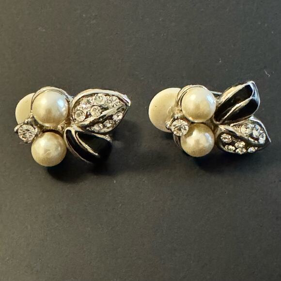 VTG Clip On Earrings Faux Pearl Rhinestones Silver Tone Formal Wedding Dressy - Picture 2 of 8
